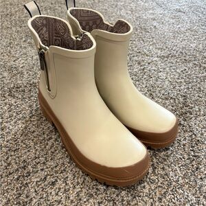 Lucky Brand Cream and Brown Patterned Ankle Boots Size 8